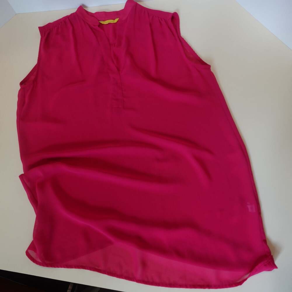 Aaron Ashe Fuchsia Pink Sleeveless Split Neck Blouse